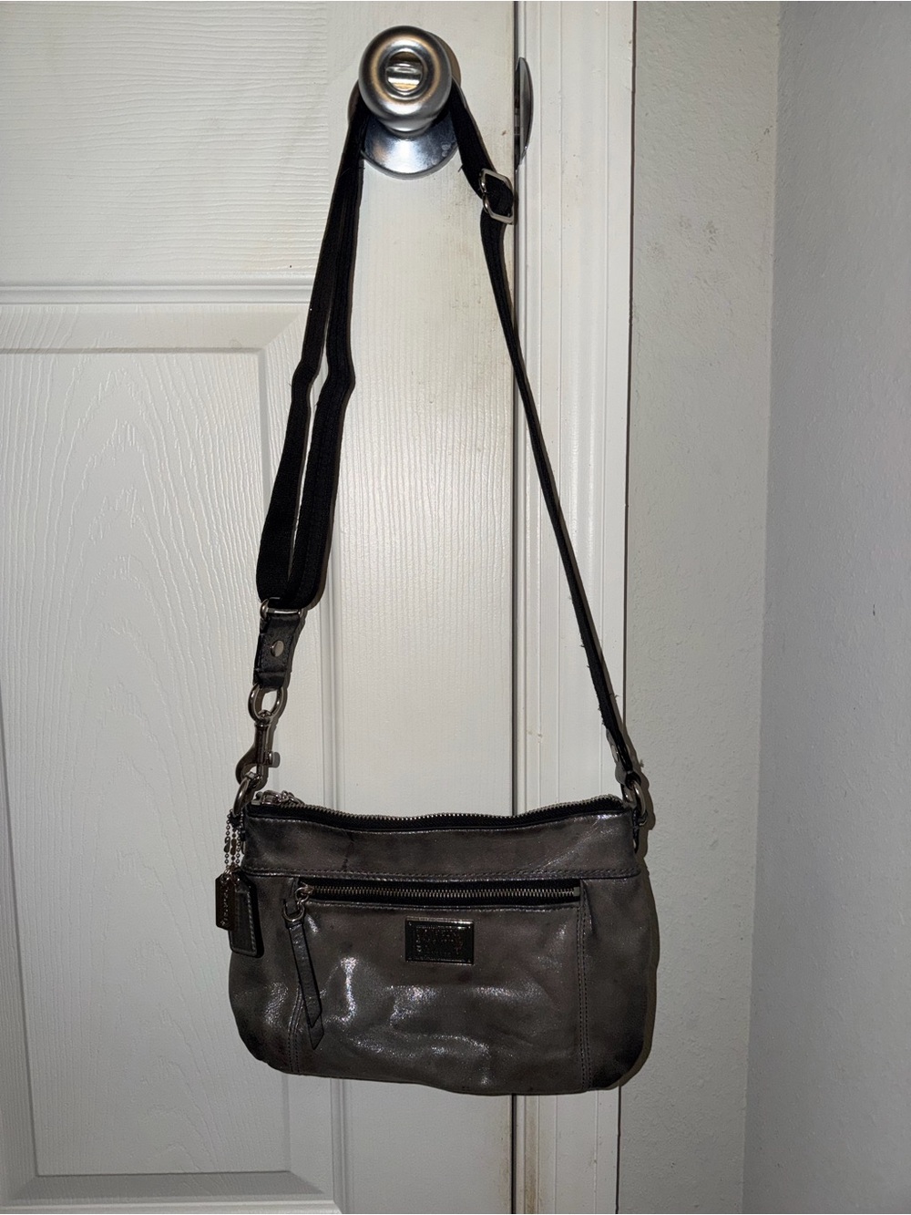 Coach Poppy Hippie Metallic Silver Leather crossbody bag Y2K poppy - Picture 10 of 13